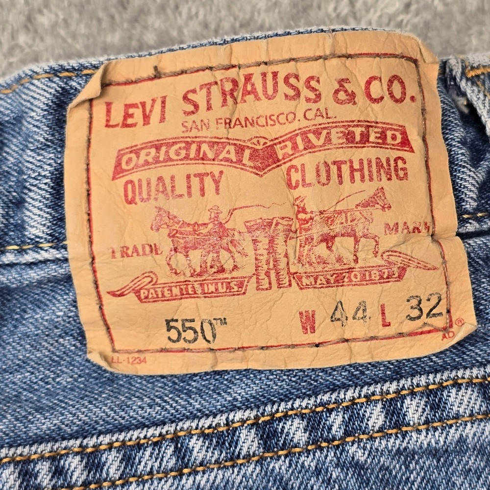 Levis 550 Relaxed Fit Jeans Mens 44x32 Medium Wash Blue Denim Tapered Leg 00550 - Picture 5 of 12
